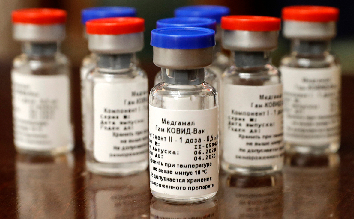 Вьетнам решил закупить партию российской вакцины от COVID-19