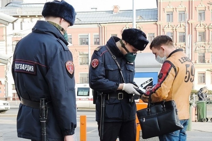 В Подмосковье введут режим пропусков и усилят патрули полиции