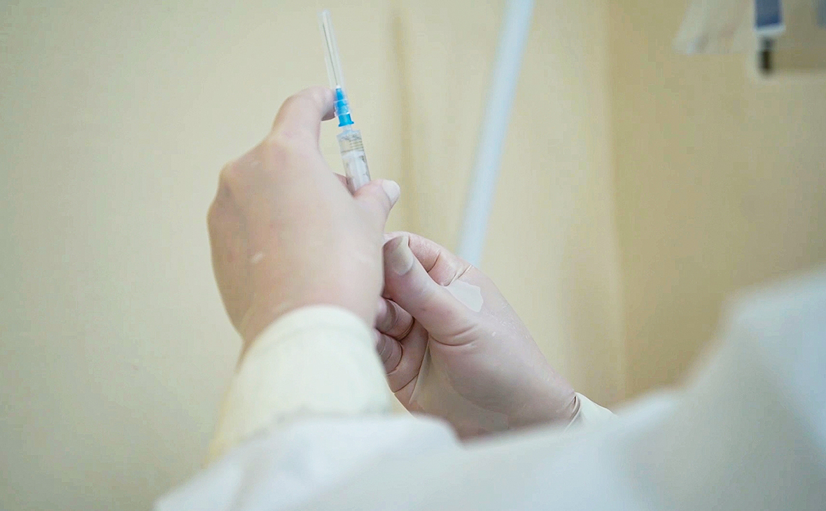 Песков подтвердил договоренность с Минском об испытаниях вакцины от COVID